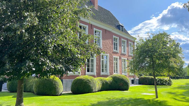 Castello storico per vacanze nella campagna di Knokke, circondato dal verde