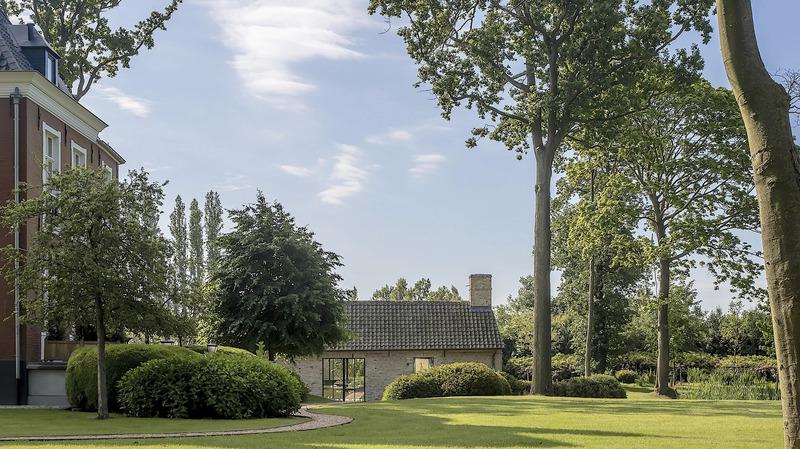 Tenuta verde della villa con parcheggio, tra Knokke e Bruges