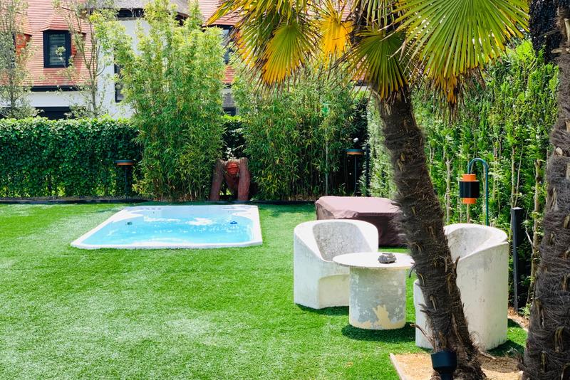 Villa di design con piscina a Knokke, vista esterna